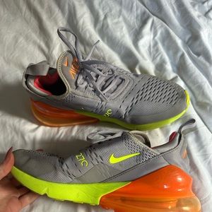 Nike 270